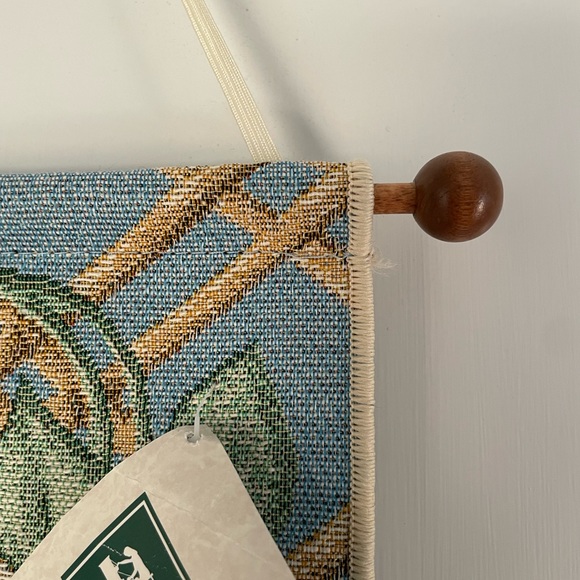 Manual Woodworkers & Weavers ‘Welcome’ sign. - Picture 5 of 6